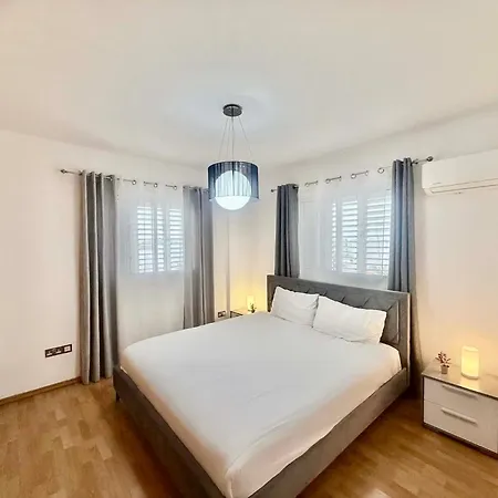 Elegant 2Br Apartment- La Vie Royale * Никосия